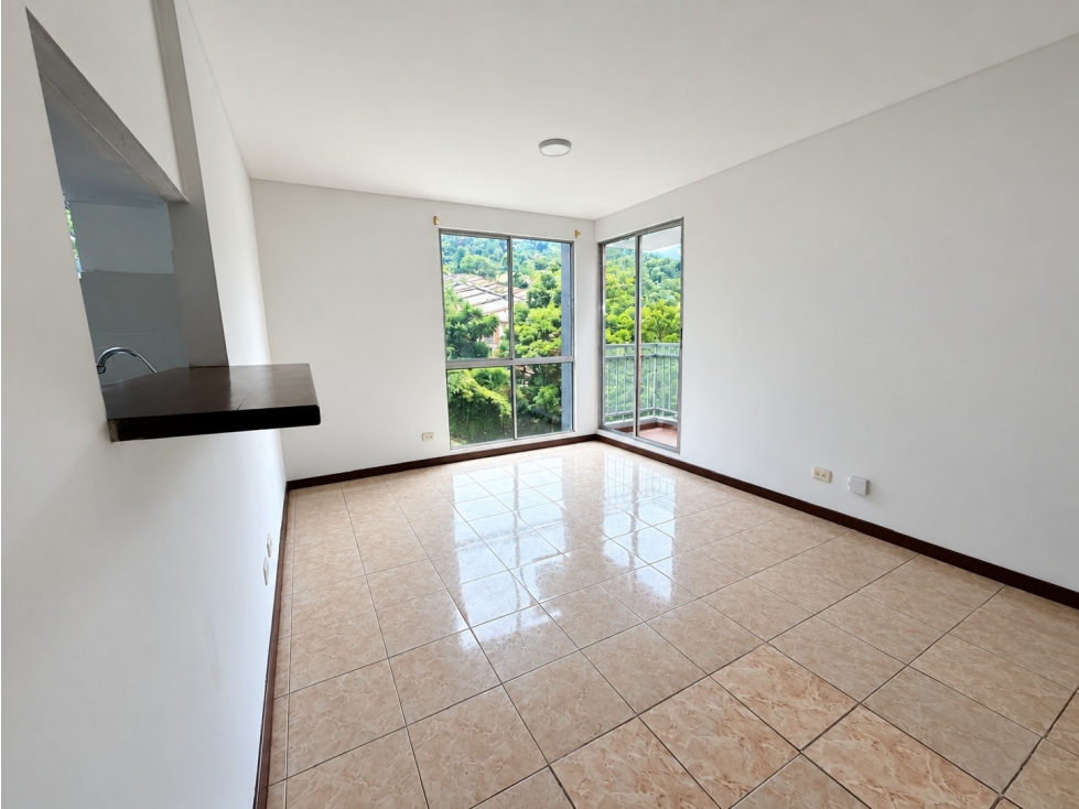 Apartamento en venta en Alto De Las Flores, Sabaneta · foto 2 de 11