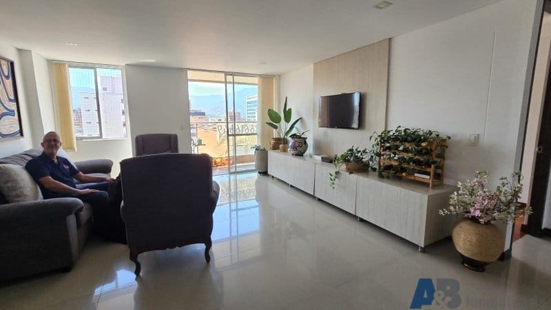 Apartamento de 3 alcobas en venta en Las Acacias, Medellín, 124 m² · foto 3 de 24