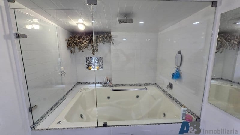 Apartamento de 3 alcobas en venta en Las Acacias, Medellín, 124 m² · foto 10 de 24
