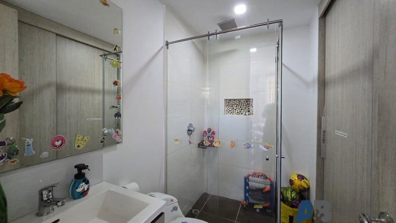 Apartamento de 3 alcobas en venta en Las Acacias, Medellín, 124 m² · foto 16 de 24
