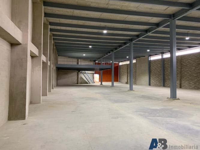 Bodega en venta en El Convento, Copacabana, 743 m² · foto 2 de 13