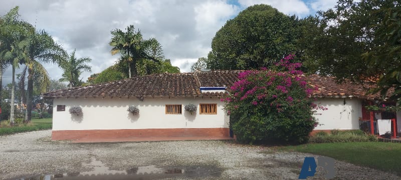 Casa de 8 alcobas en venta en Llano Grande, Rionegro · foto 9 de 23