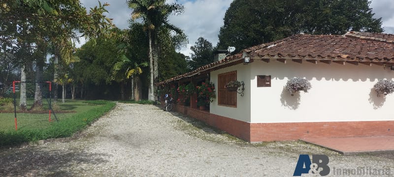 Casa de 8 alcobas en venta en Llano Grande, Rionegro · foto 10 de 23