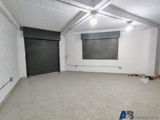 Bodega en venta en La Independencia, Itagüí, 330 m² · foto 8 de 14