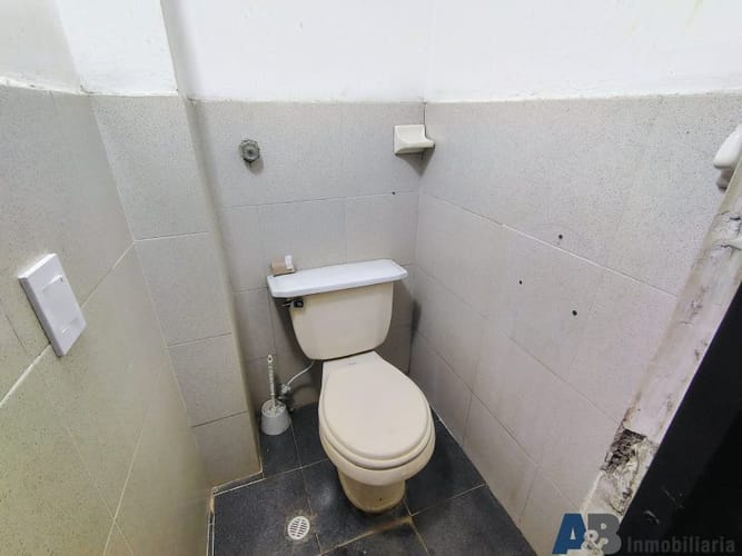 Bodega en venta en La Independencia, Itagüí, 330 m² · foto 12 de 14
