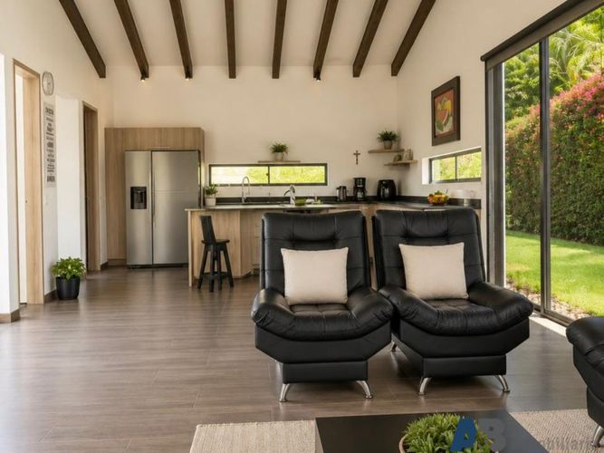 Casa de 3 alcobas en venta en El Cerro, El Carmen de Viboral · foto 2 de 15