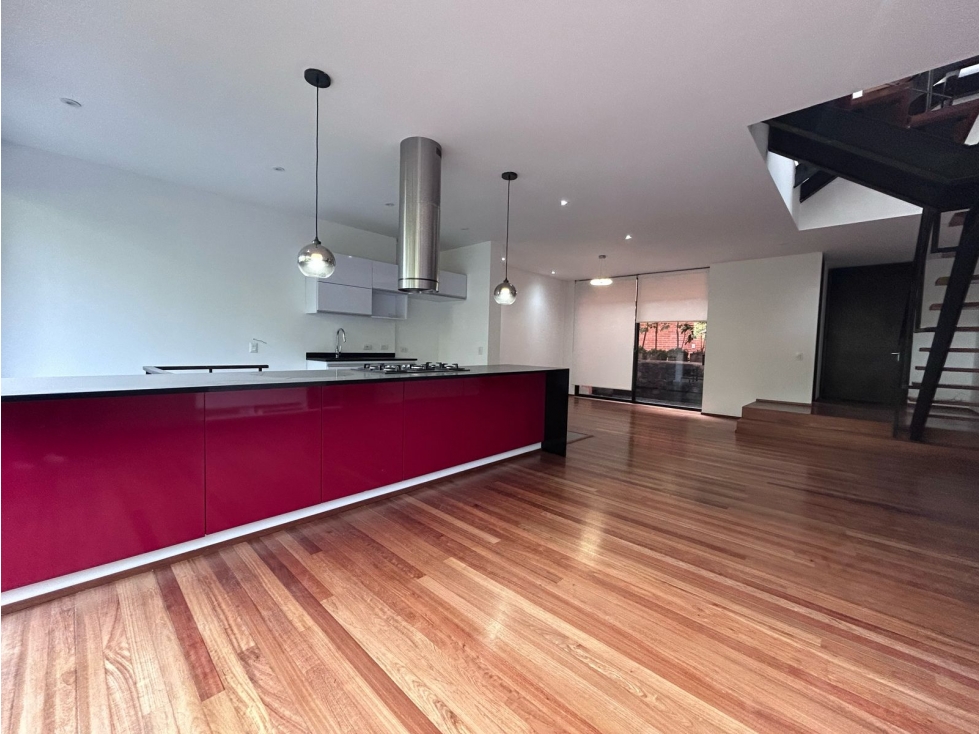 Casa en venta en Santa Barbara, Bogotá · foto 3 de 24