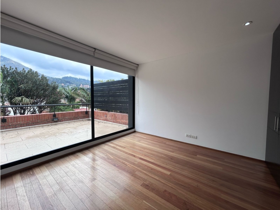 Casa en venta en Santa Barbara, Bogotá · foto 4 de 24