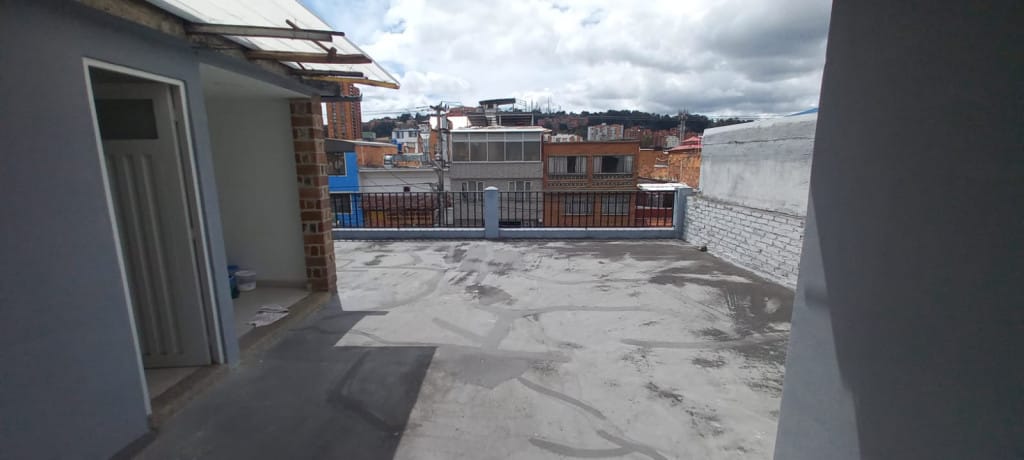 Casa de 7 alcobas en venta en Ciudad Jardin Norte, Bogotá, 263 m² · foto 5 de 23