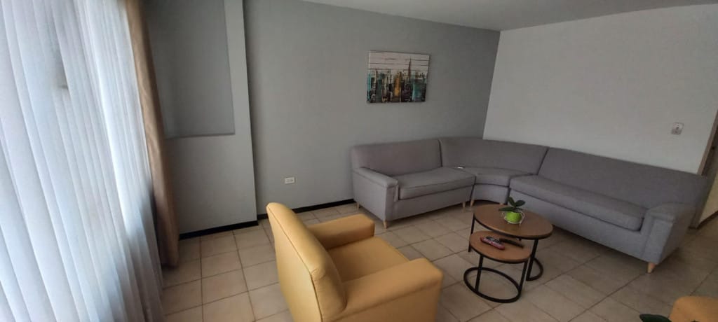 Casa de 7 alcobas en venta en Ciudad Jardin Norte, Bogotá, 263 m² · foto 8 de 23