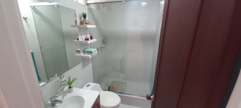 Casa de 7 alcobas en venta en Ciudad Jardin Norte, Bogotá, 263 m² · foto 10 de 23