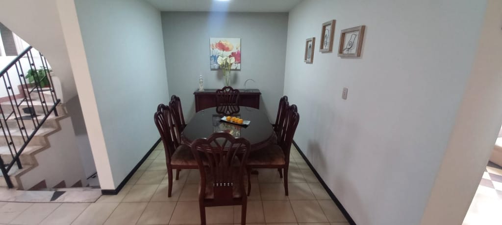 Casa de 7 alcobas en venta en Ciudad Jardin Norte, Bogotá, 263 m² · foto 12 de 23