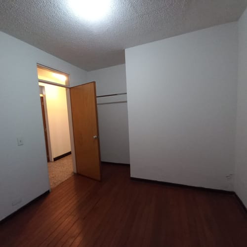 Casa de 7 alcobas en venta en Ciudad Jardin Norte, Bogotá, 263 m² · foto 16 de 23