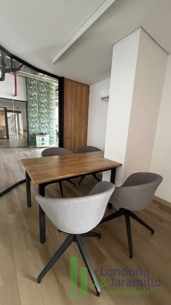Oficina en arriendo en Los Colores, Medellín, 72 m² · foto 5 de 5
