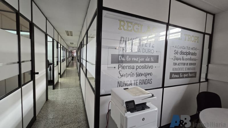 Bodega en venta en El Poblado, Medellín · foto 10 de 13