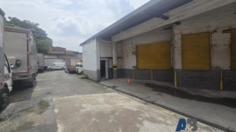 Bodega en venta en El Poblado, Medellín · foto 12 de 13