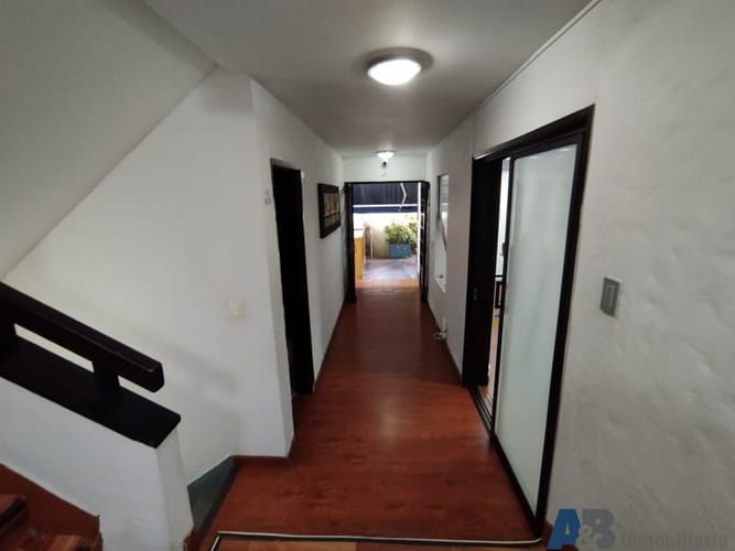 Casa de 7 alcobas en venta en Las Lomas, Medellín, 420 m² · foto 4 de 23
