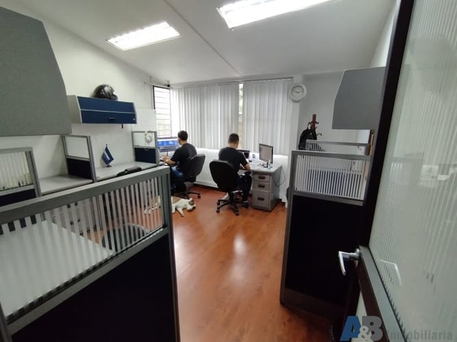 Casa de 7 alcobas en venta en Las Lomas, Medellín, 420 m² · foto 8 de 23