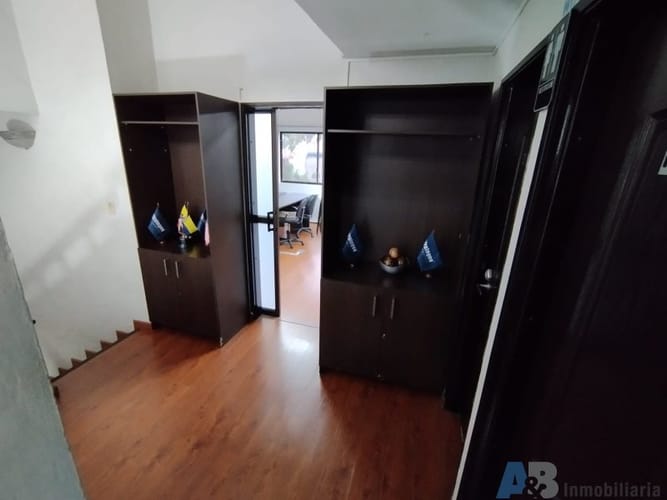 Casa de 7 alcobas en venta en Las Lomas, Medellín, 420 m² · foto 12 de 23
