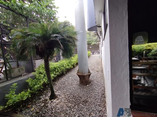 Casa de 7 alcobas en venta en Las Lomas, Medellín, 420 m² · foto 16 de 23