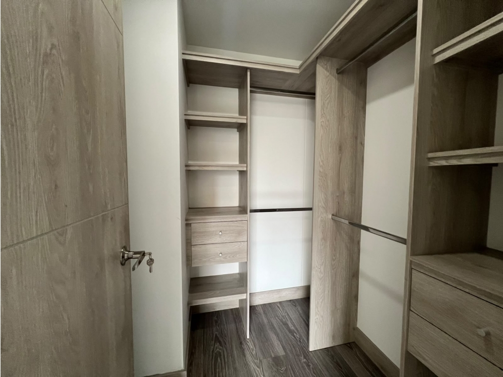 Apartamento en venta en Loma Del Chocho, Envigado · foto 10 de 14
