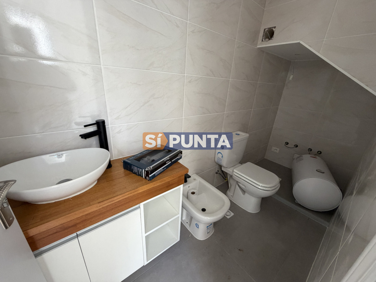 Alquiler anual , a estrenar 3 dormitorios , 2 baños · Foto 3