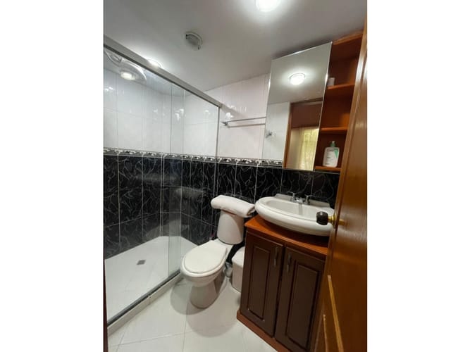 Apartamento de 3 alcobas en venta en Maria Auxiliadora, Envigado, 62 m² · foto 12 de 19