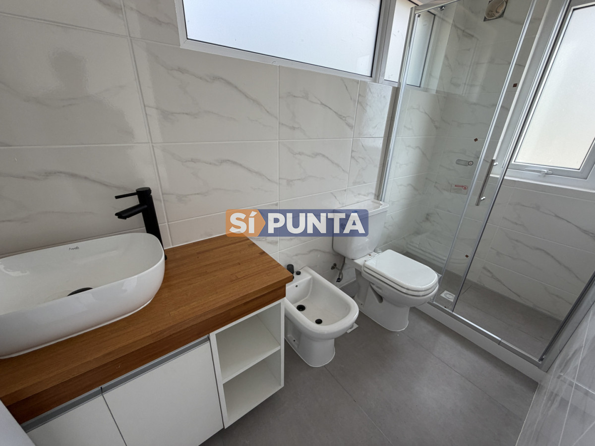 Alquiler anual , a estrenar 3 dormitorios , 2 baños · Foto 9
