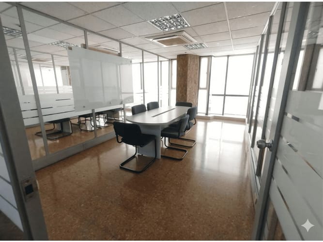 Oficina en venta en La Candelaria, Medellín, 691 m² · foto 9 de 13