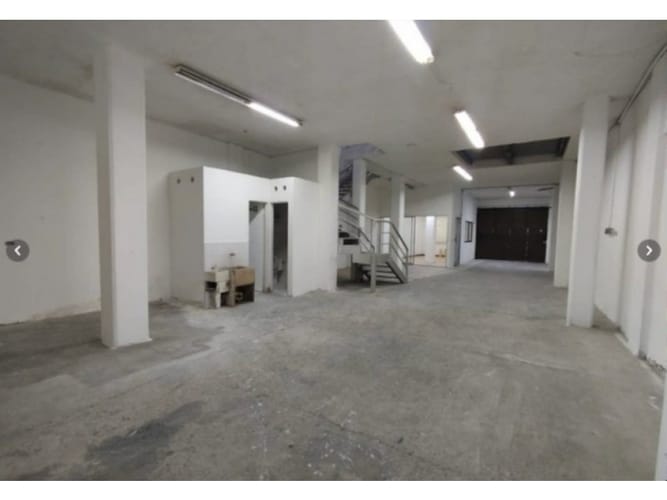 Bodega en arriendo en Perpetuo Socorro, Medellín, 350 m² · foto 2 de 14