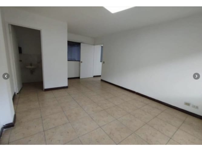 Bodega en arriendo en Perpetuo Socorro, Medellín, 350 m² · foto 8 de 14