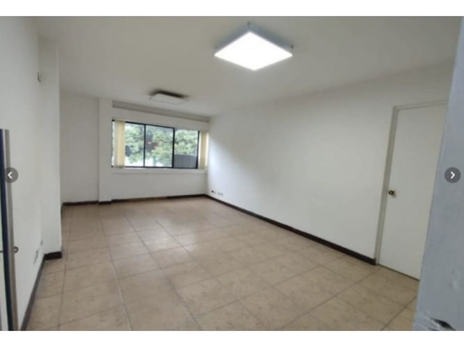 Bodega en arriendo en Perpetuo Socorro, Medellín, 350 m² · foto 11 de 14