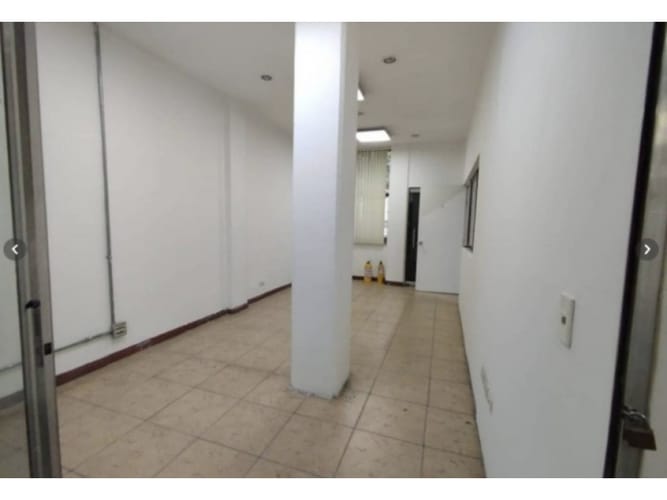 Bodega en arriendo en Perpetuo Socorro, Medellín, 350 m² · foto 13 de 14