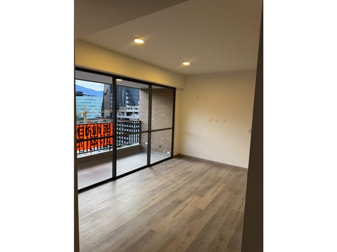 Apartamento de 3 alcobas en arriendo en Simesa, Medellín, 80 m² · foto 3 de 24