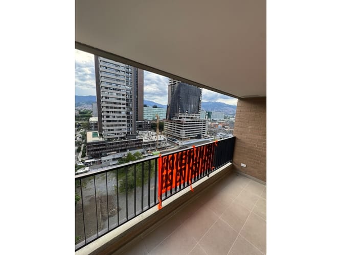 Apartamento de 3 alcobas en arriendo en Simesa, Medellín, 80 m² · foto 4 de 24