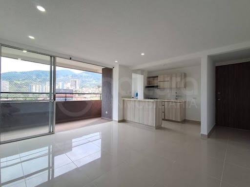 Apartamento de 3 alcobas en arriendo en Las Brisas, La Estrella, 68 m² · foto 3 de 13