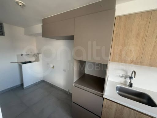 Apartamento de 2 alcobas en venta en Robledo, Medellín, 77 m² · foto 2 de 24