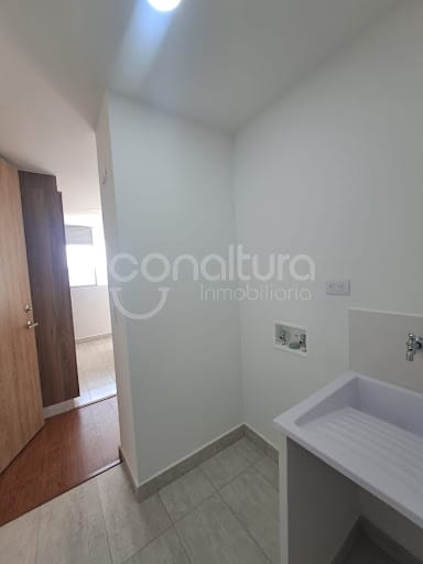 Apartamento de 2 alcobas en venta en Suramérica, La Estrella, 72 m² · foto 8 de 24