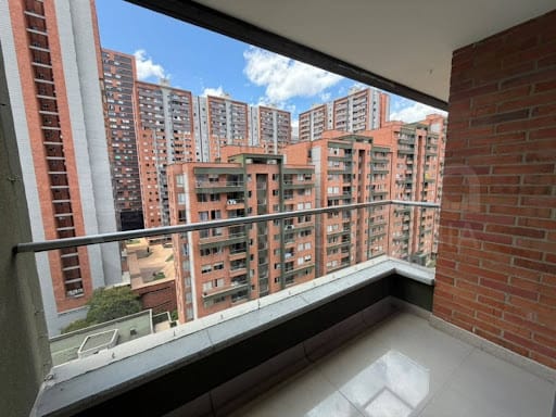 Apartamento de 3 alcobas en arriendo en Ciudad Del Río, Medellín, 85 m² · foto 6 de 19