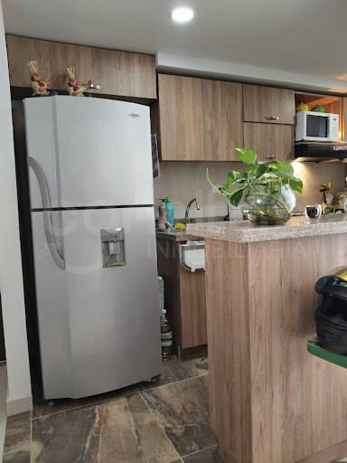 Apartamento de 3 alcobas en venta en Los Gomez, Itagüí, 70 m² · foto 3 de 18