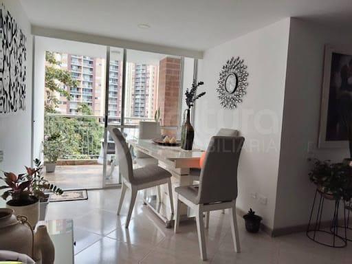 Apartamento de 3 alcobas en venta en Los Gomez, Itagüí, 70 m² · foto 6 de 18