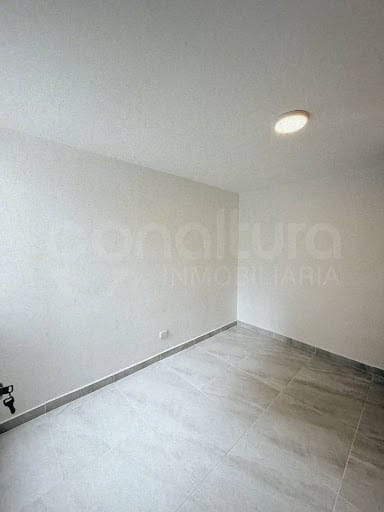 Apartamento de 2 alcobas en venta en La Navarra, Piedecuesta, 54 m² · foto 16 de 24