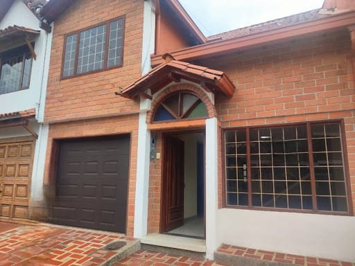 Casa de 5 alcobas en arriendo en Ub. Balcones I, Rionegro, 180 m² · foto 2 de 24