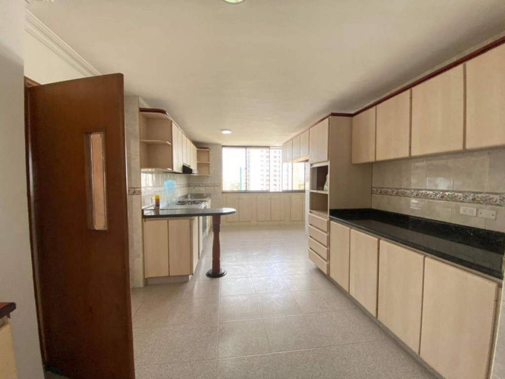 Apartamento en venta en Altos Del Prado, Barranquilla · foto 4 de 16