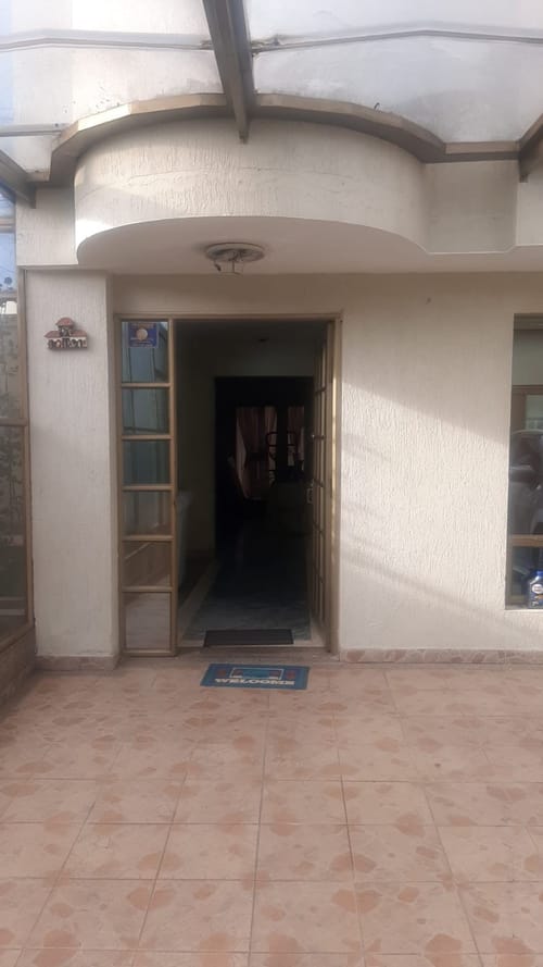 Casa en venta en Castilla, Bogotá · foto 2 de 24