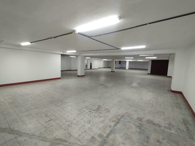 Bodega en arriendo en Caribe, Medellín, 530 m² · foto 3 de 19