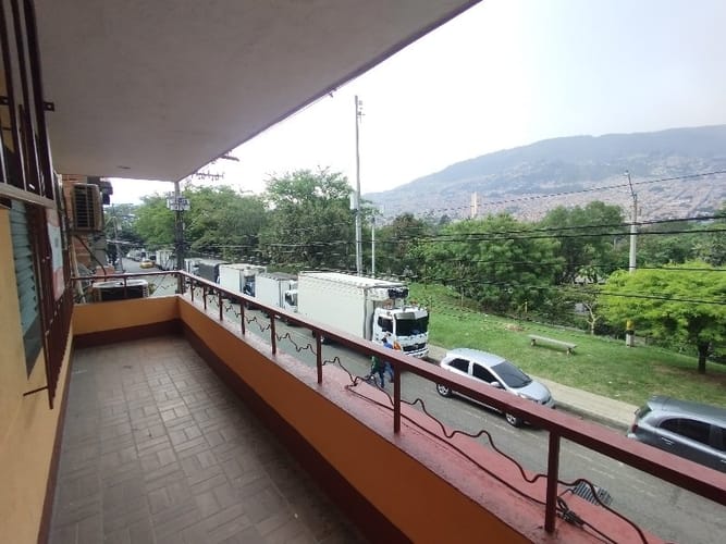 Bodega en arriendo en Caribe, Medellín, 530 m² · foto 4 de 19