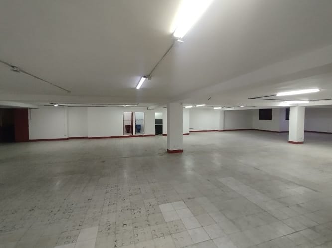 Bodega en arriendo en Caribe, Medellín, 530 m² · foto 6 de 19