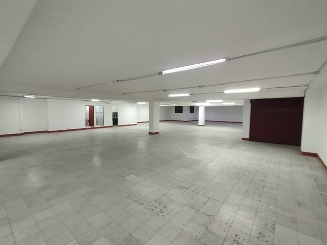Bodega en arriendo en Caribe, Medellín, 530 m² · foto 8 de 19