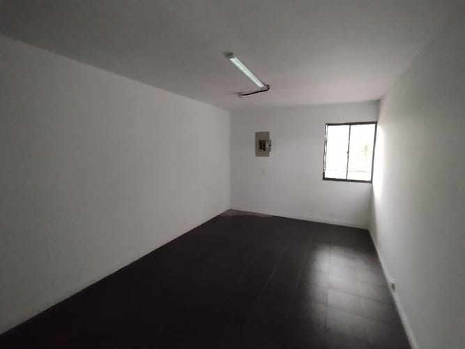 Bodega en arriendo en Caribe, Medellín, 530 m² · foto 18 de 19
